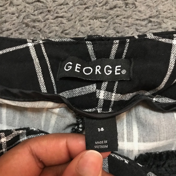 Plus size black and white plaid pants - Picture 2 of 3